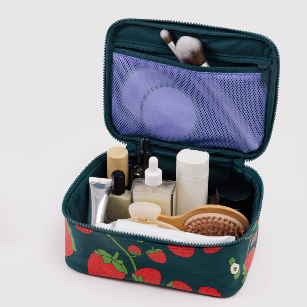 Baggu Small Cosmetic Case Strawberry Blossom - Image 2