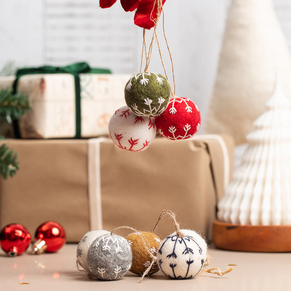 Christmas Decoration Felt Embroidered Bauble Assorted - Image 2