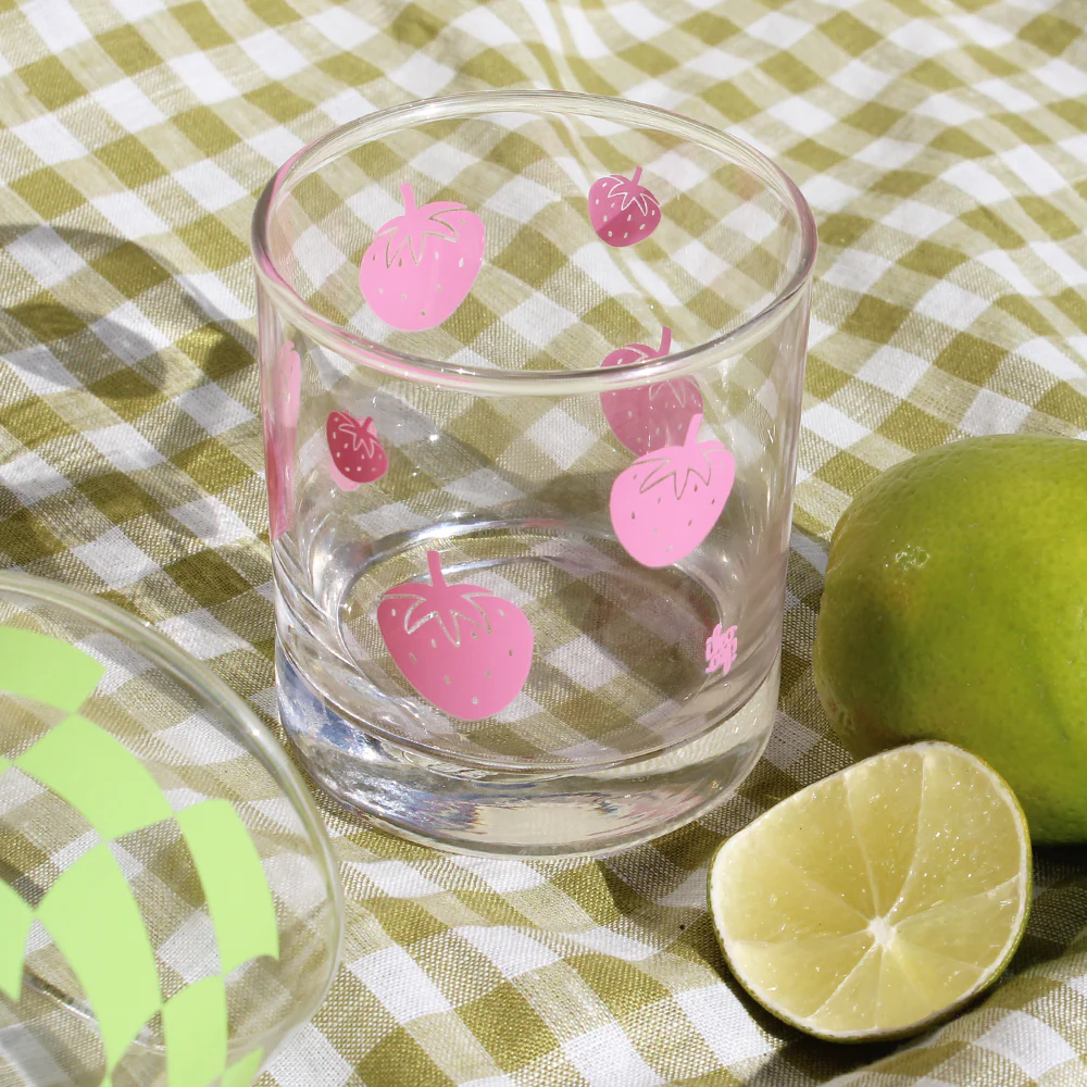 Iko Iko Glass Tumbler Strawberries Light Pink - Image 2