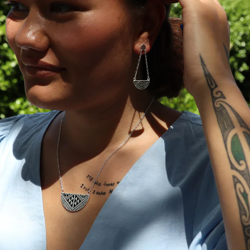 Little taonga Niho Breast Plate Earrings Silver - Image 2