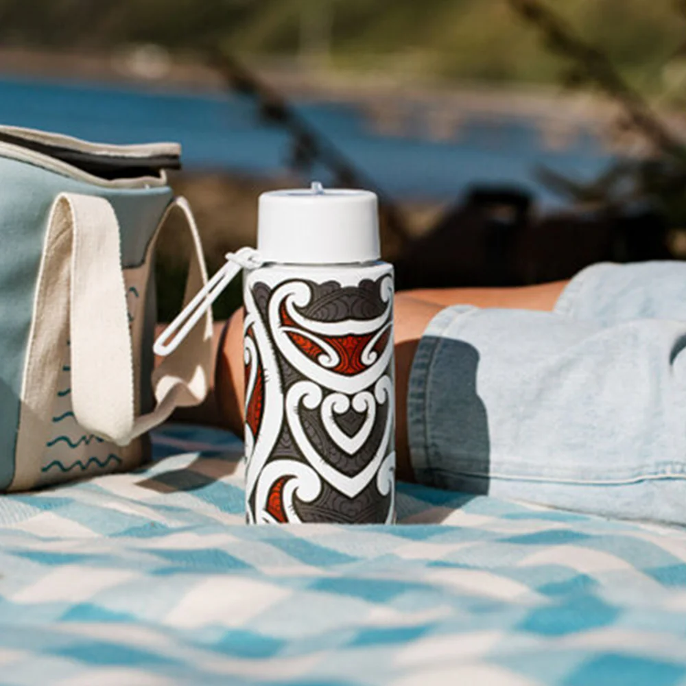 Moana Road X Miriama Grace-Smith Drink Bottle 1 Litre Red - Image 3