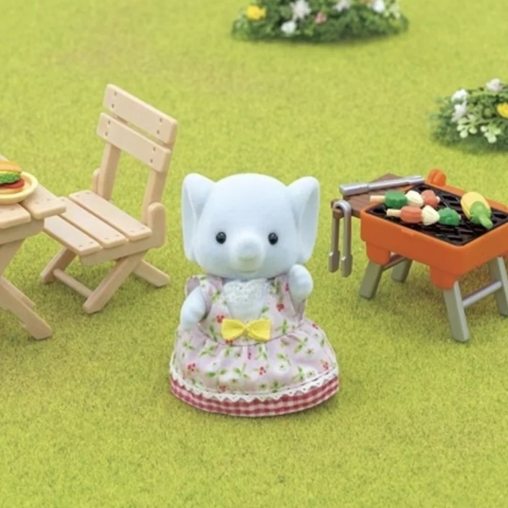 Sylvanian Families BBQ Picnic Set Elephant Girl - Image 3